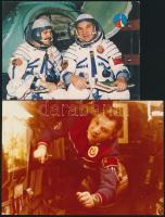 Farkas Bertalan, Magyari Béla és Valerij Kubaszov űrhajósok aláírásai képeslapon + egy eredeti fotó / Astronaut autograph signature + original photo