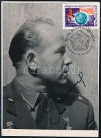 Alekszej Leonov (1934- ) saját kezű aláírása fényképen / Autograph signature of astronaut Leonov