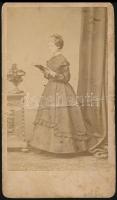 cca 1870 Prielle Kornélia (1826-1906) színésznő fotója. 10,5x6,5 cm Hajtásnyommal