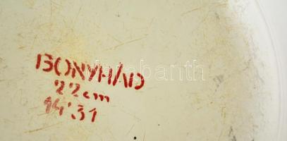 Bonyhád zománcos fém tányér mackós motívummal, zománclepattanásokkal, d: 22 cm