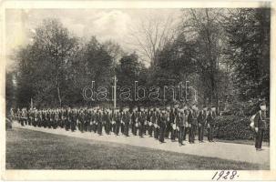 Kőszeg, a Hunyadi Mátyás m. kir. reáliskolai nevelőintézet, tenisz, repülőlabda, zenekar, étterem, h...