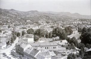 cca 1930 30 db városképes Leicával készített fotónegatív negatív tartóban