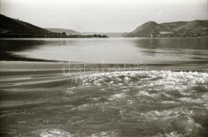 cca 1930 30 db városképes Leicával készített fotónegatív negatív tartóban