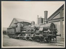 cca 1920-1930 MÁV 222 sorozatú gyorsvonati mozdony, albumlapra ragasztott fotó, 12×17 cm / locomotive