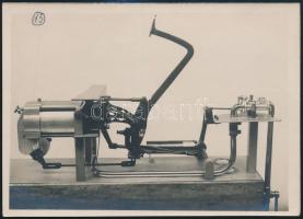 cca 1928 Dewandre-Voisin-féle szervofék fotója, hátoldalon feliratozott fotó, 13×18 cm