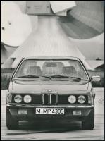 cca 1976-1989 BMW 628 CSI autó fotója, hátoldalon feliratozva, 23,5×17,5 cm