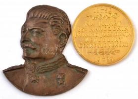 Vegyes: Szovjetunió(?) DN Sztálin Br plakett (81x87mm) + Csehszlovákia ~1935. Masaryk aranyozott Br emlékérem. Szign.: O. Spaniel (60mm) T:1-,2 egyiken patina Mixed: Soviet Union(?) ND Stalin Br plaque (81x87mm) + Czechoslovakia ~1935. Masaryk gilt Br commemorative medallion. Sign: O. Spanie (60mm) C:AU,XF one with patina