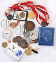 Kis doboznyi vegyes sportérem és díjplakett tétel, nagyrészt úttörő olimpia, közte 1955. 100. Ausztria-Magyarország Labdarúgó Mérkőzés Al emlékérem (61,5mm) T:vegyes
