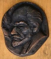 Boros Tibor (1945- ): Lenin, bronz plakett, fa talapzaton, jelzett, 10,5×9 cm