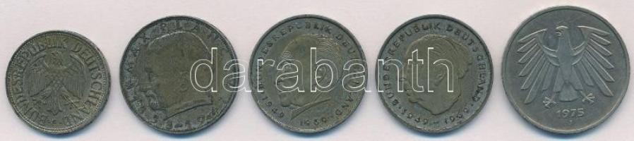 NSZK 1958-1975. 1M + 2M (3xklf) + 5M T:2,2- patina
FRG 1958-1975. 1 Mark + 2 Mark (3xdiff) + 5 Mark...