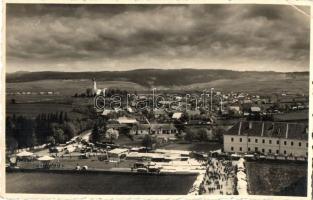 Csíkszereda, Miercurea Ciuc; piac árusok bódéival / market with vendors' booths. Foto orig. Ing. Z. I. Aladics. photo (EK)