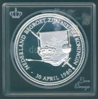 Hollandia 1980. "Beatrix trónralépésé"-nek alkalmából kiadott Ag emlékérem, 31,6g T:PP