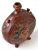 Szőlőmotívumos mázas kerámia kulacs, apró kopásokkal, m: 27 cm