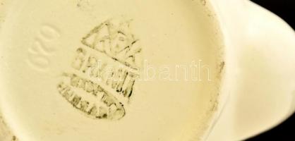 Gránit itatócsésze, jelzett, kis kopásokkal, m: 8 cm