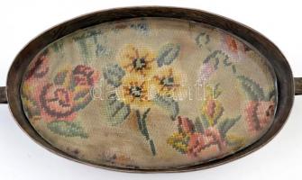 Alpakka füles kínáló, üveg alatt gobelinnel, 13×31 cm