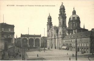 München, Odeonsplatz mit Thetiner Hofkirche und Feldherrenhalle / square, church
