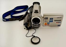 Sony CM16K Digital Handycam videokamera, töltővel, tartozékokkal, táskában, működik