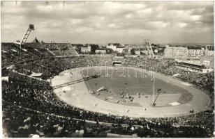 4 db modern magyar sport motívumlap: Népstadion, foci, Nemzetközi női tőrvívóverseny a Sportcsarnokb...