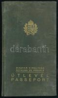 1937 Fényképes magyar útlevél, a tulajdonos feleségére is kiterjesztve