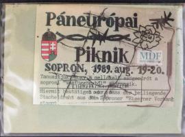 1989 Sopron, darab a vasfüggönyből, a Páneurópai piknik tanúsítványával