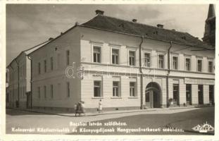 Kolozsvár, Cluj; Bocskai István szülőháza, Kolozsvári Köztisztviselők és Köznyugdíjasok Hangya szövetkezeti székháza. Belle felvétel / the birthplace of Stefan Bocskai, cooperative headquarters of the public servants and the retired