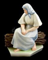 Zsolnay rőzsén ülő asszony (Sinkó András), kézzel festett, jelzett, hibátlan, m:26 cm, h:25 cm