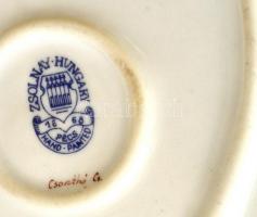 Zsolnay rőzsén ülő asszony (Sinkó András), kézzel festett, jelzett, hibátlan, m:26 cm, h:25 cm