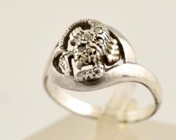 Ezüst(Ag) gyűrű, hiányos markazit berakással, jelzett, méret: 55, bruttó: 2,6 g
