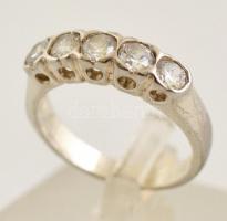 Ezüst(Ag) gyűrű, apró kövekkel, jelzett, méret: 51, bruttó: 3,3 g