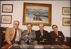 cca 1992 Antall József miniszterelnök, Osváth György és mások Eredeti meg nem jelent fotó 18x13 cm