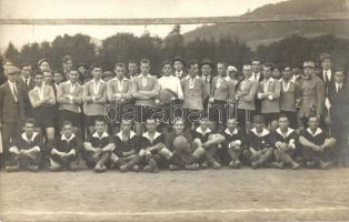 1922 Dicsőszentmárton, Tarnaveni, Diciosanmartin; MSE (?) a Dacia focicsapat ellen, hátoldalon a sportolók nevei és az eredmény / MSE vs. Dacia football match, group picture with the teams, football players' names and final score on the backside. photo