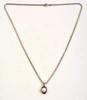 Ezüst(Ag) nyaklánc, gyönggyel díszített medállal, jelzett, h: 44 cm, bruttó: 4,2 g