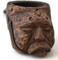 Faragott fa pipa, Jelzett. 17 cm