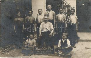 1912 Miskolc, Ifj. Balogh Pál Géplakatos üzlete, csoportkép a tanoncokkal. Régiposta utca 5. photo (fl)
