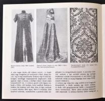 4 db művészeti katalógus: Hordozható napórák (1995), Mária királyné menyegzői öltözéke ([1984]), Bud...