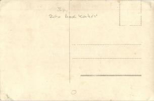 Budapest, Zita Hadi Kórház, nővérek és ápoltak. photo