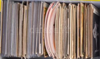 Művészeti, motívum, üdvözlő képeslap tétel hagyatékból, több mint 500 db zömmel a 10-es 20-as évekbő...