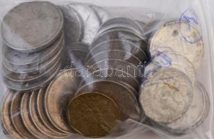 Vegyes külföldi fémpénz tétel 330g-os súlyban T:vegyes