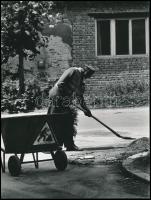 cca 1968 Kecskeméti életképek, Vincze János (1922-1998) kecskeméti fotóművész 3 db aláírt, feliratoz...