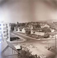 cca 1968 Budapest, X. kerület, kőbányai városképek, épületfotók, utca képek, stb., 21 db vintage neg...