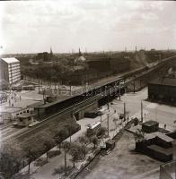 cca 1968 Budapest, X. kerület, kőbányai városképek, épületfotók, utca képek, stb., 21 db vintage neg...