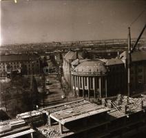 cca 1968 Budapest, X. kerület, kőbányai városképek, épületfotók, utca képek, stb., 21 db vintage neg...