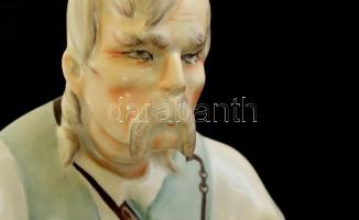 Zsolnay szalonnázó paraszt, kézzel festett, jelzett, hibátlan, m:32 cm, 24×20 cm