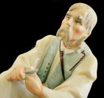 Zsolnay szalonnázó paraszt, kézzel festett, jelzett, hibátlan, m:32 cm, 24×20 cm