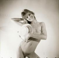 cca 1978 A fiatalság szépsége, szolidan erotikus felvételek, 4 db vintage negatív (6x6 cm), + 7 db m...