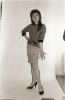 cca 1972 Szolid modellekről, szolidan erotikus felvételek, 26 db vintage negatív, 24x36 mm