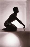 cca 1977 Örömteli pillanatok, szolidan erotikus felvételek, 9 db vintage negatív (24x36 mm) + 8 db m...