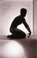 cca 1977 Örömteli pillanatok, szolidan erotikus felvételek, 9 db vintage negatív (24x36 mm) + 8 db m...