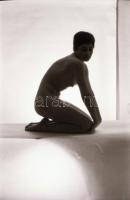 cca 1977 Örömteli pillanatok, szolidan erotikus felvételek, 9 db vintage negatív (24x36 mm) + 8 db m...