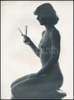 cca 1989 Menesdorfer Lajos (1941-2005) budapesti fotóművész hagyatékából 26 db vintage fotó (6x6 cm ...